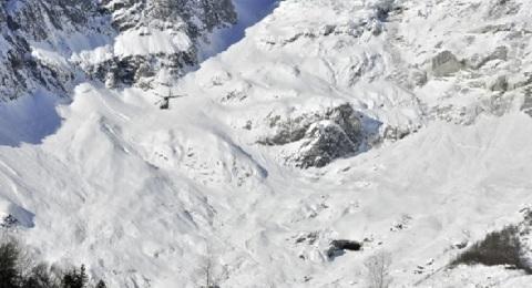 Two dead with third man fighting for life after horror avalanche at Italian ski resort