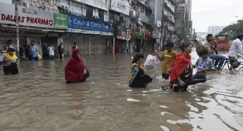 Week of floodwaters kill 51 in southeastern Bangladesh, threaten to spread